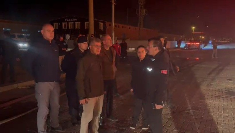 Niğde'de bulunan bir plastik geri dönüşüm tesisinde yangın çıktı! Ekiplerin müdahalesi ile yangın söndürüldü - Resim: 1