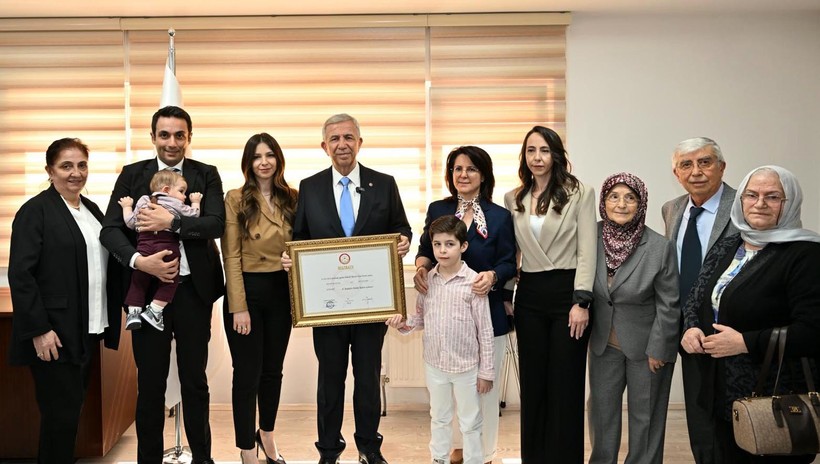 Mansur Yavaş, mazbatasını aldı - Resim : 2