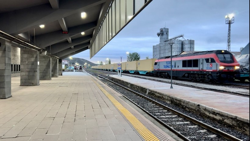 Bakü- Tiflis- Kars Demir Yolu Hattı'nda yük taşımacılığı yeniden başladı - Resim: 5