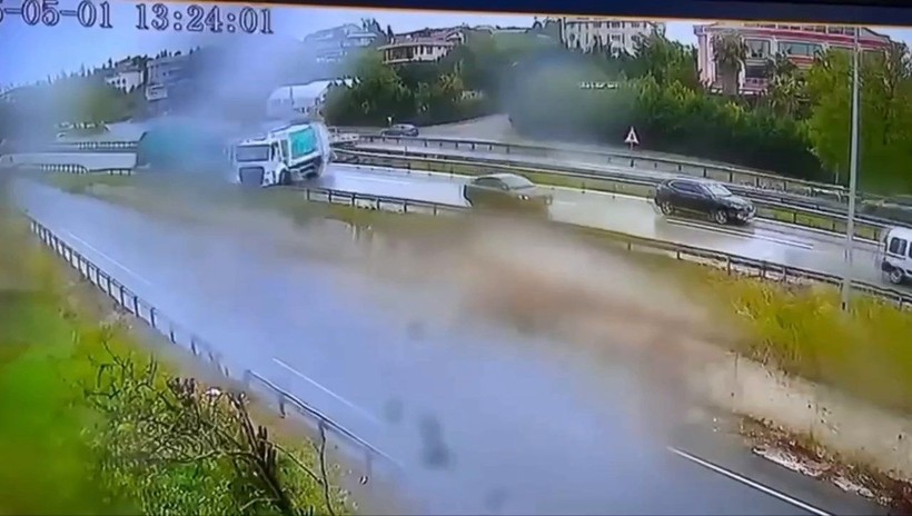 Büyükçekmece’de 30 saniye arayla 2 kaza güvenlik kamerasında - Resim: 6