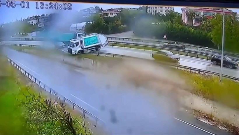 Büyükçekmece’de 30 saniye arayla 2 kaza güvenlik kamerasında - Resim: 5
