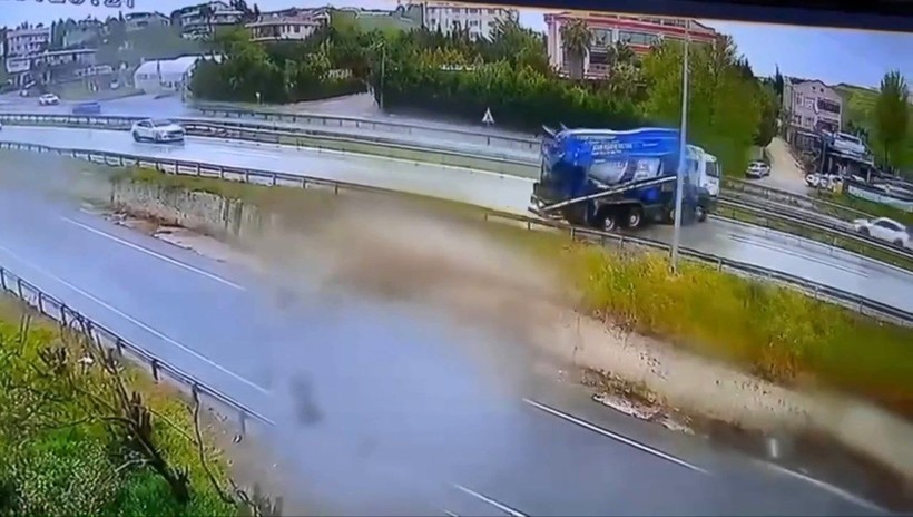 Büyükçekmece’de 30 saniye arayla 2 kaza güvenlik kamerasında - Resim: 7