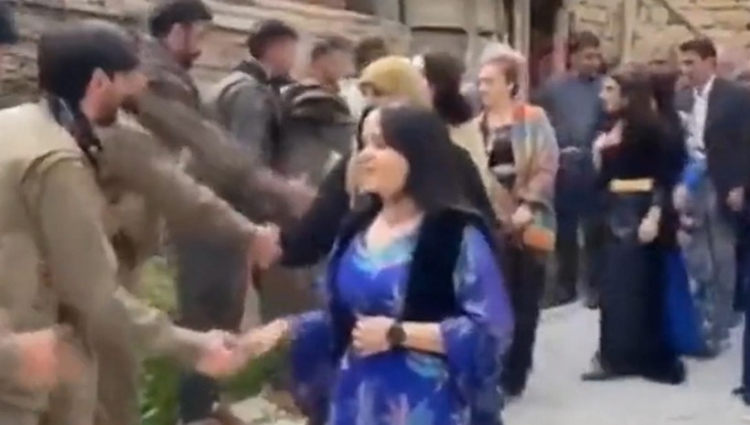 Hakkari'de HDP'li milletvekili adayları PKK'lı teröristler tarafından alkışlarla karşılandı! - Resim: 7