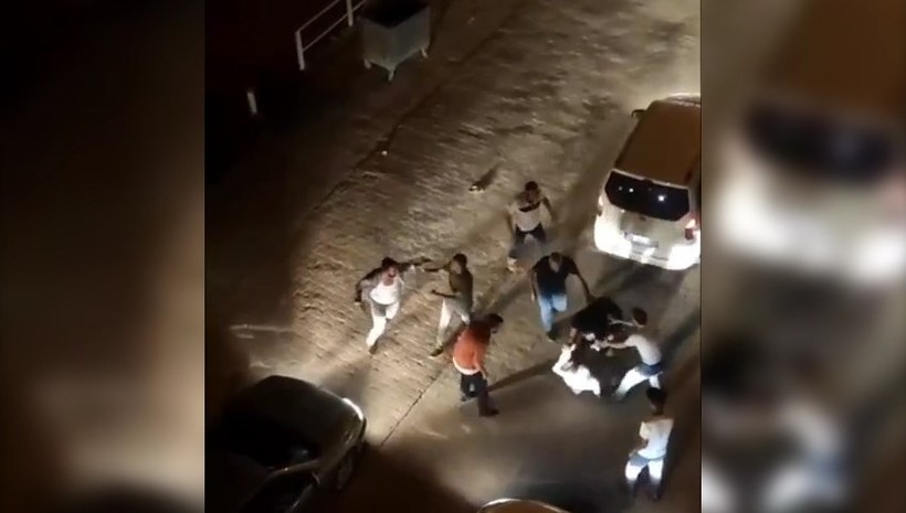 Şanlıurfa'da, sokak ortasındaki kavga kamerada - Resim : 3