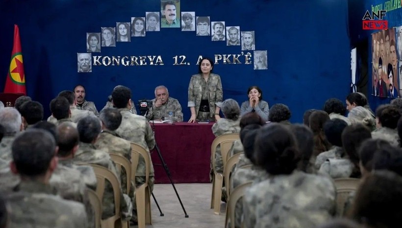 PKK kendini feshetti! Fesih kongresinden dikkat çeken kareler - Resim: 1