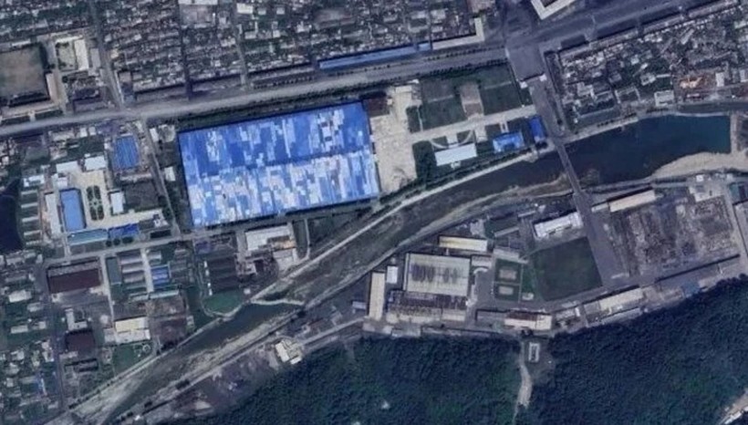 Kuzey Kore'den alarm zilini çaldıran hamle: Dev silah fabrikasına start verildi - Resim : 1