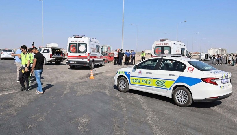 AYT sınavına giderken korkunç kaza: 1 ölü, 10 yaralı - Resim: 12