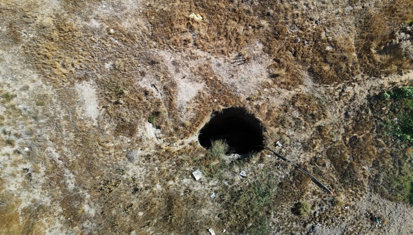 Balıkesir'deki 6.1'lik deprem sonrası Eskişehir'de obruk oluştu - Resim: 1