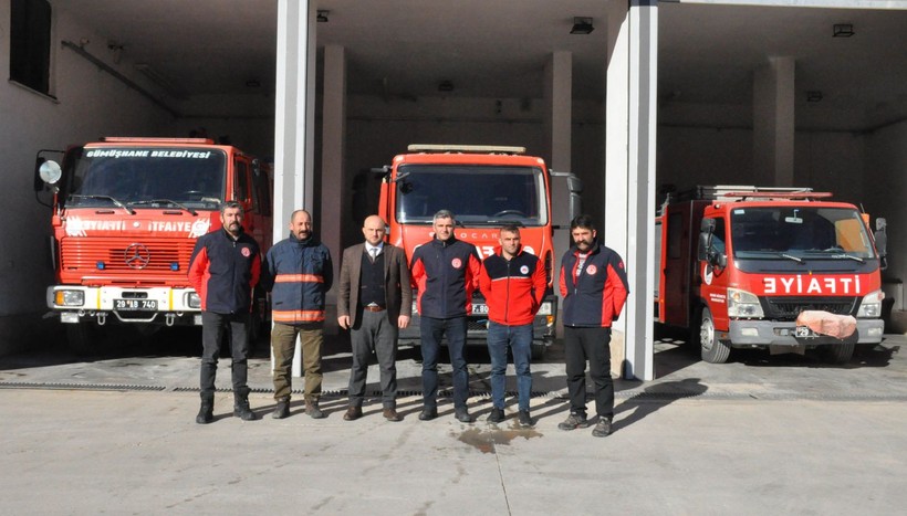 Adıyaman'daki bir enkazdan çıkarılan 10 yaşındaki Eylül, annesinin bedenini siper etmesiyle hayatta kaldı - Resim: 12