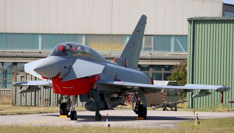 NATO, tarihinin en büyük hava tatbikatı Air Defender 2023'e hazır: Türk Hava Kuvvetlerine ait F-16 uçaklarına ve personeline ilgi çoktu - Resim: 42