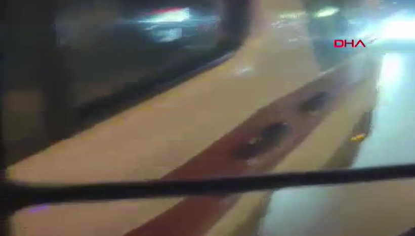 Mersin'e ambulansa yumruklu saldırı kamerada: Kalp hastası babamı almadan gittikleri için yaptım - Resim: 2