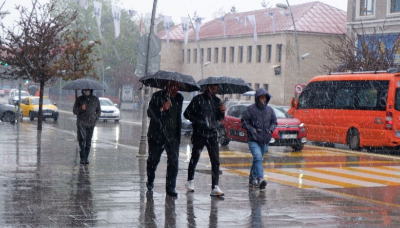Erzurum'a mayıs ortasında kar yağdı - Resim: 12