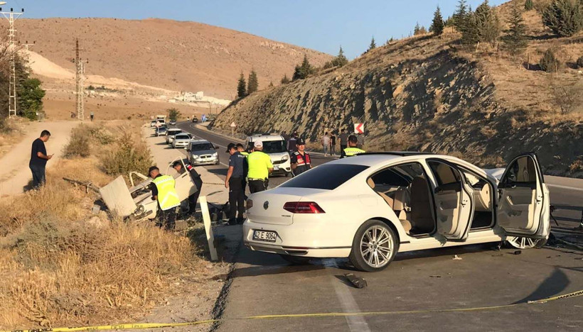 Konya'da 2 otomobil çarpıştı; ikizler öldü, 5 yaralı - Resim: 8