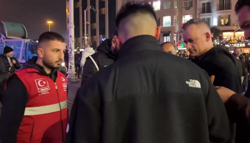 Son Dakika: Yılbaşı gecesinde düzensiz göçmenlere yönelik "Kalkan-6" operasyonu: 121 kişi yakalandı - Resim : 1