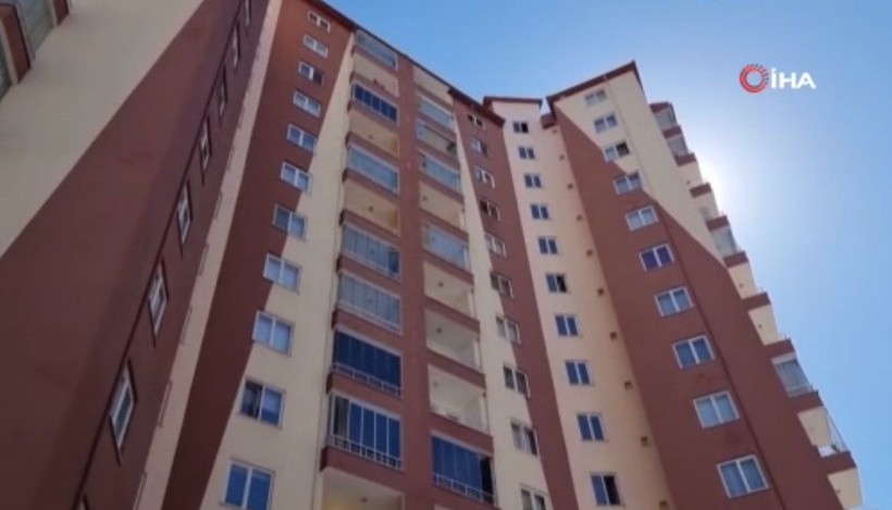 Kayseri'de anneannesiyle bayramlaşmaya giden 7 yaşındaki çocuk 9. kattan düştü - Resim: 2