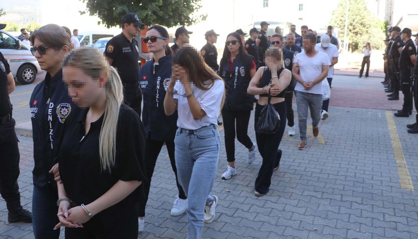 6 ilde örgütlü eskort dolandırıcılığında 17 tutuklama - Resim : 1