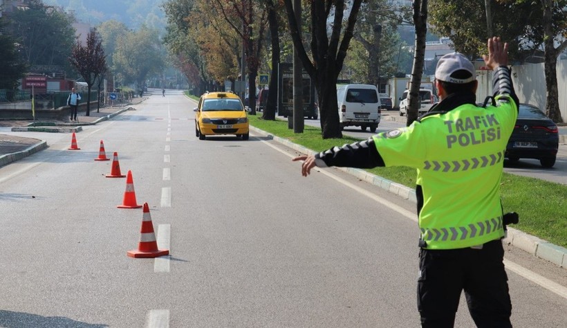 2023 yeni trafik cezaları belli oldu! Hepsi ayrı ayrı katlandı, işte en çok yenilen cezalar ve yeni fiyatları... - Resim: 7