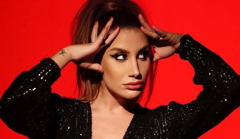 Özel hayatıyla sık sık gündeme gelen güzel şarkıcı İrem Derici'nin gizli aşkı ortaya çıktı! Survivor yıldızı sevgilisi... - Resim: 5