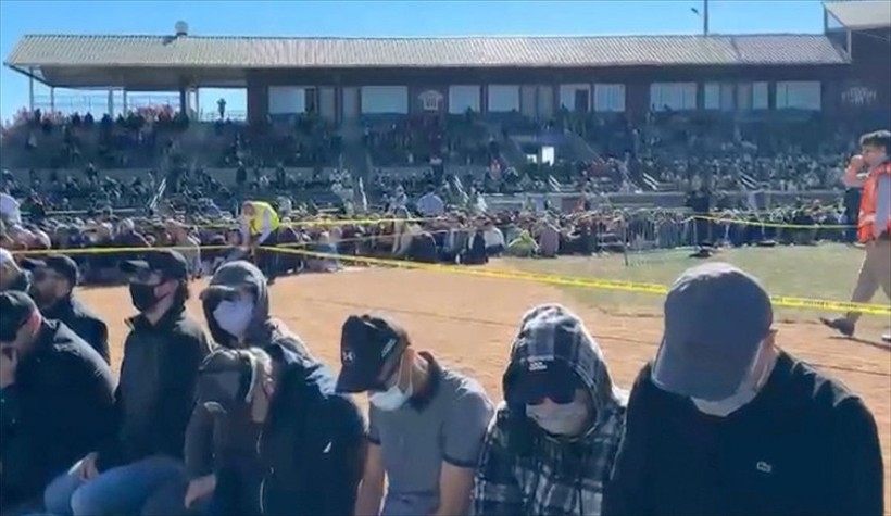 Gülen'in cenazesine katılanlar yüzlerini maske ve gözlükle gizledi - Resim: 5