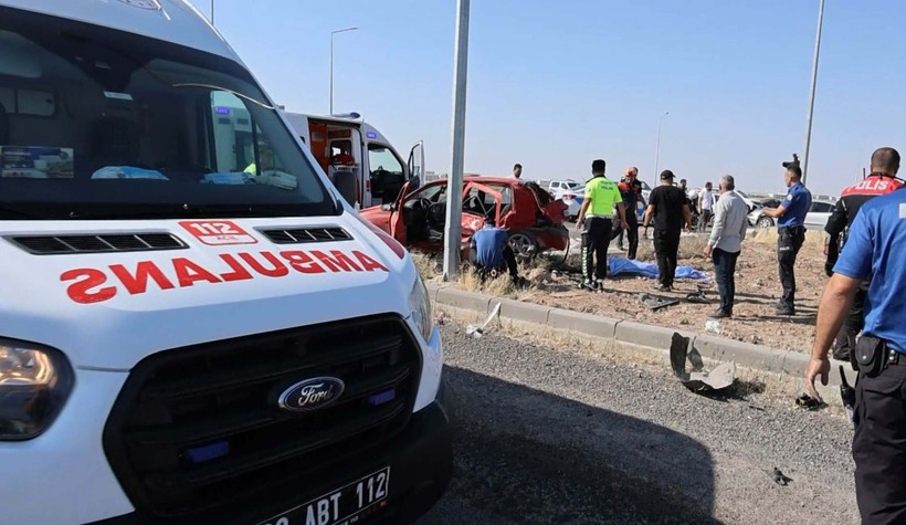 AYT sınavına giderken korkunç kaza: 1 ölü, 10 yaralı - Resim: 17
