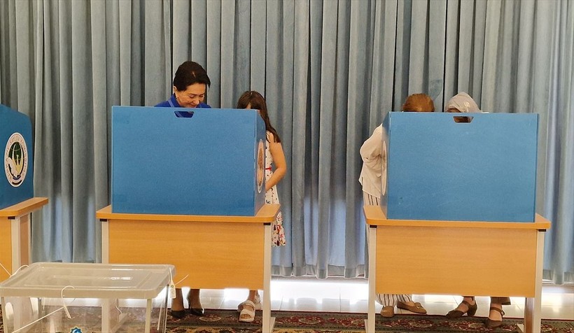 Özbekistan'da cumhurbaşkanlığı erken seçimi için oy kullanma süreci başladı - Resim: 8