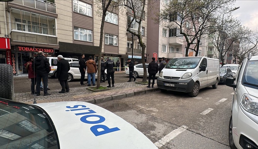 Bursa’da bir buçuk dakikada 3,5 milyonluk kuyumcu soygunu - Resim: 2