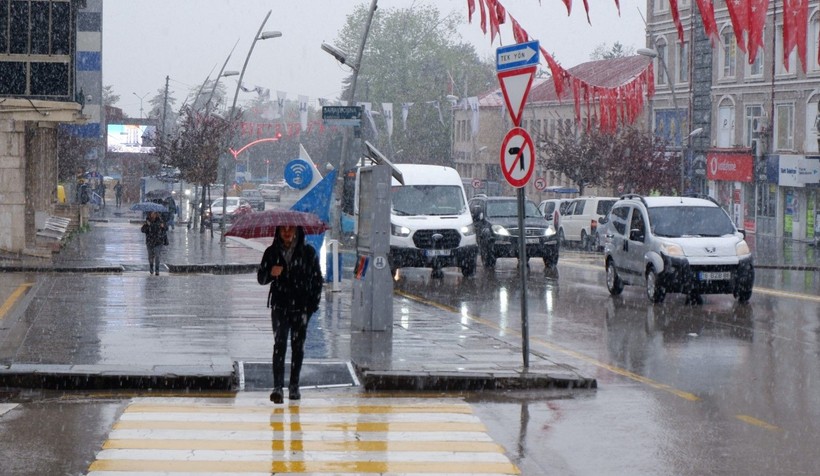 Erzurum'a mayıs ortasında kar yağdı - Resim: 13