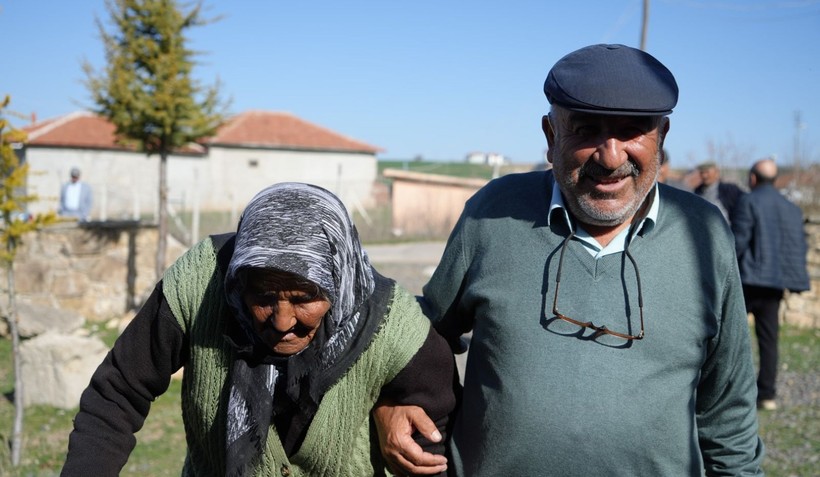 Türkiye'nin en yaşlı seçmeni 117 yaşındaki Arzu nine oldu - Resim: 8