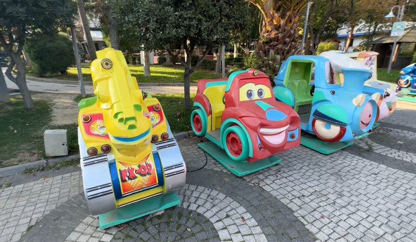 Bağcılar'da Plevne Parkında oynayan 5 çocuk, elektrik akımına kapıldı - Resim : 1