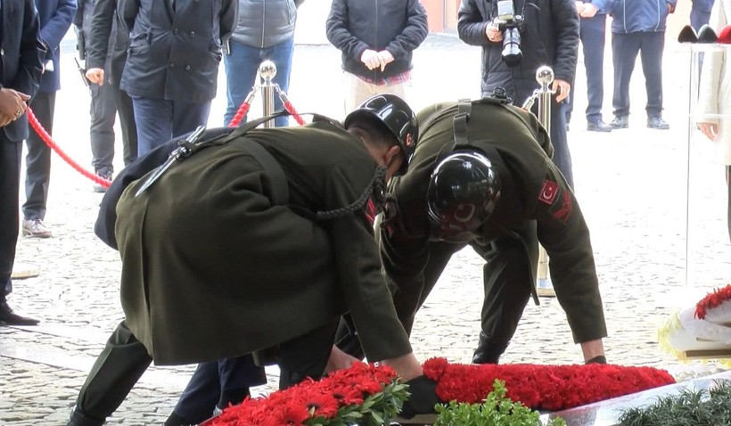 8. Cumhurbaşkanı Turgut Özal vefatının 30. yılında kabri başında anıldı - Resim: 9