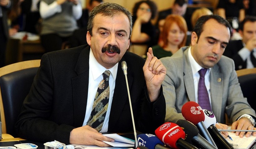 Yönetmen, senarist, yapımcı, oyuncu ve siyasetçi... Sırrı Süreyya Önder kimdir? - Resim: 7