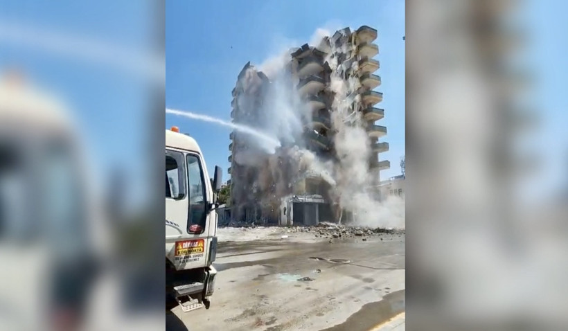 Osmaniye’de son orta hasarlı yüksek katlı binanın yıkımı yapıldı - Resim : 1