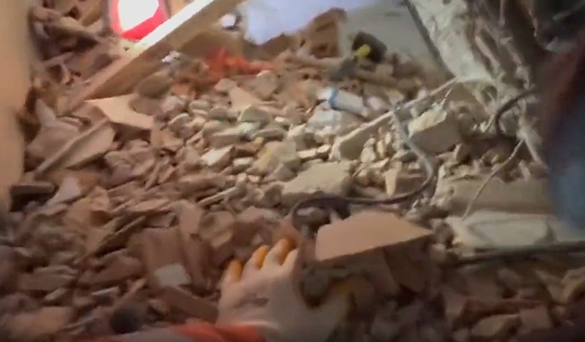 Saatler süren kurtarma çalışmalarında enkaz altında neler yapılıyor? İşte ISAR’ın kullandığı bir tünel - Resim: 3