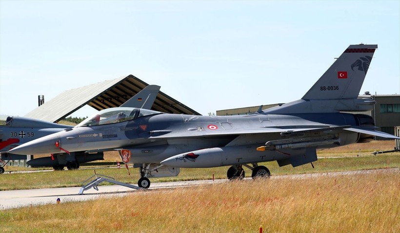 NATO, tarihinin en büyük hava tatbikatı Air Defender 2023'e hazır: Türk Hava Kuvvetlerine ait F-16 uçaklarına ve personeline ilgi çoktu - Resim: 50