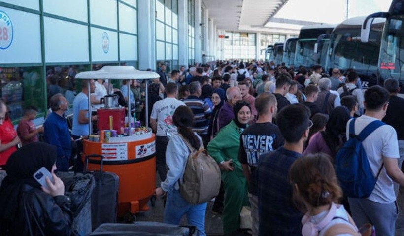 Otogarlar doldu taştı! Bayrama özel otobüs firmaları ek seferler koydu - Resim: 12
