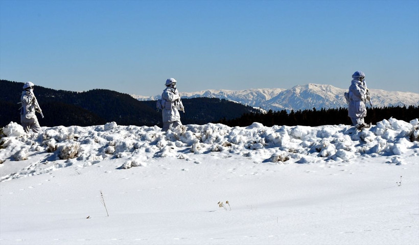 Komandoların Kars'ın karlı dağlarında zorlu eğitimi❄️⛷️🗻 - Resim: 54