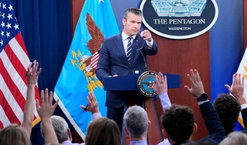 Pentagon’da muhabir krizi: Trump yönetimi imza atmayan gazetecileri kovuyor