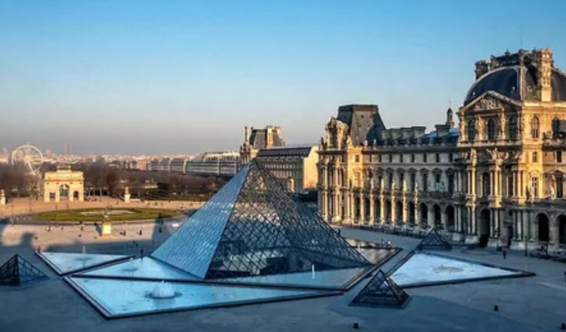 Louvre Müzesi'ni soydular! Hırsızlar mücevherleri çalıp kaçtı