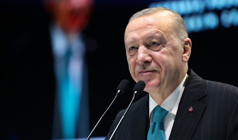 Cumhurbaşkanı Erdoğan’dan CHP’li belediyelere sert mesaj: “Yolsuzluk, çöp, su kesintisi… Hepsi bizde kayıtlı”