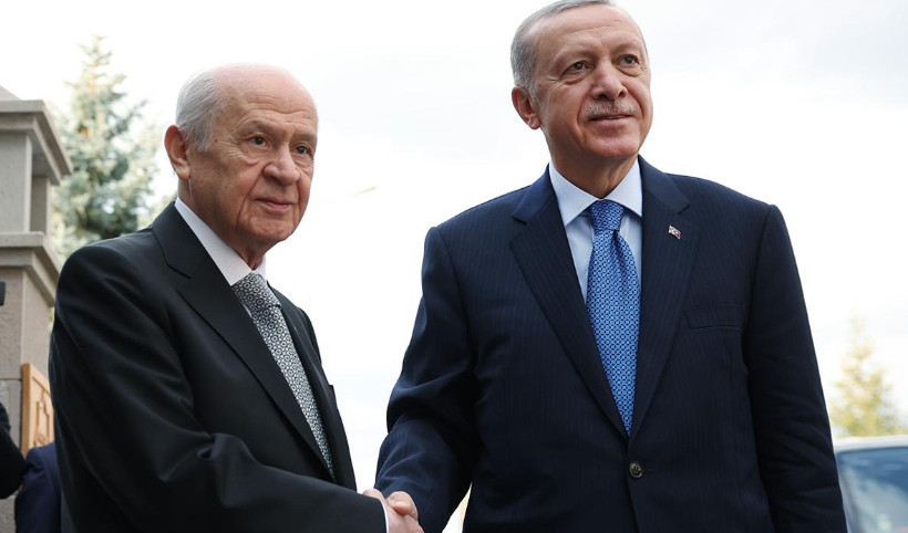 MHP Genel Başkanı Bahçeli'den Cumhurbaşkanı Erdoğan'a anlamlı hediye