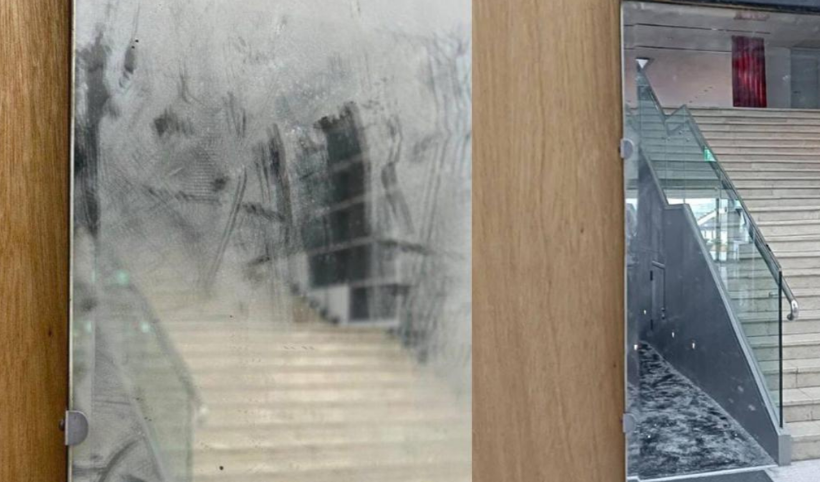 Tayvan’da temizlik görevlisi sanat eserini “kirli ayna” sanıp sildi