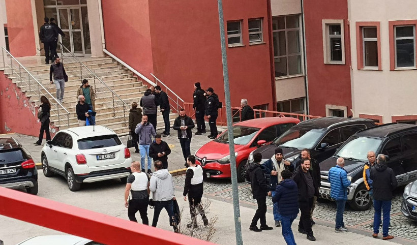Üniversitede silahlı rehine dehşeti! Polis çatılara keskin nişancı yerleştirdi