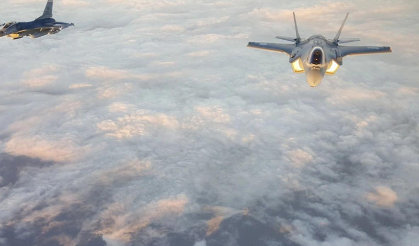 ABD'ye ait F-16 savaş uçağı düştü