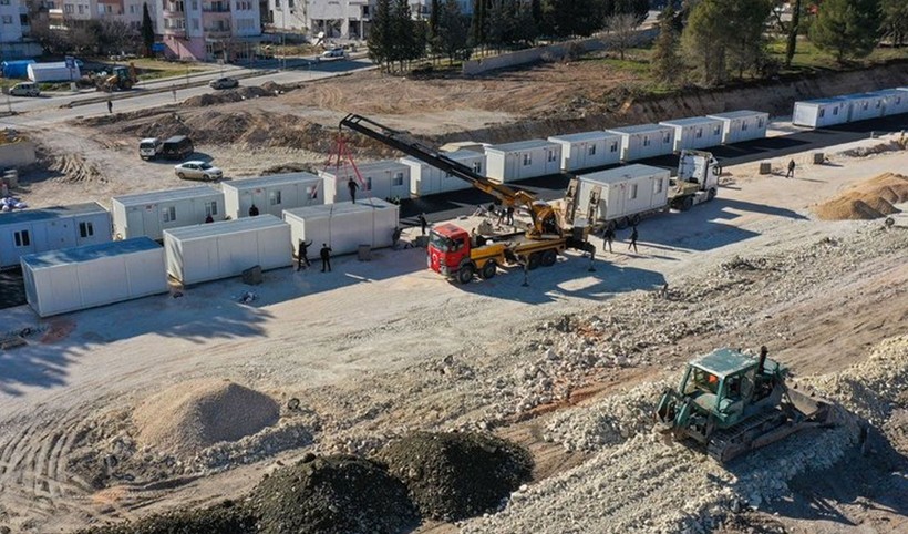 Bakan Karaismailoğlu Adıyaman'daki son durumu aktardı: En büyük görevimiz kısa zamanda vatandaşların acılarını hafifletmek - Resim: 6