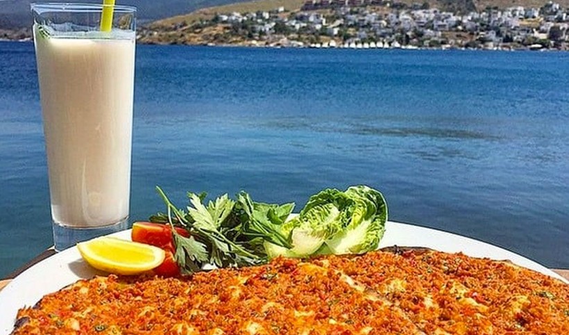 Bayrama Bodrum'a gidecekler dikkat! 2 lahmacun 2 ayranın fiyatı dudak uçuklattı! Kıymanın kilosundan hesaplasan... - Resim: 6
