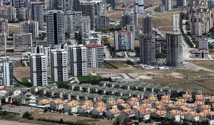 İşçilerin yüzünü güldüren sözler! Çevre, Şehircilik ve İklim Değişikliği Bakanı Murat Kurum duyurdu! İşçiler uygun şartlarda ev sahibi olabilecek - Resim: 1