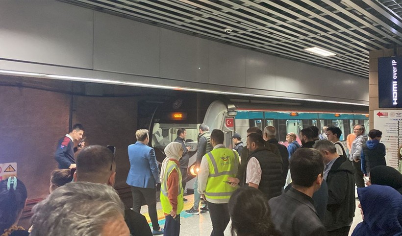 Son dakika! Marmaray'da bir genç intihar etti - Resim: 4