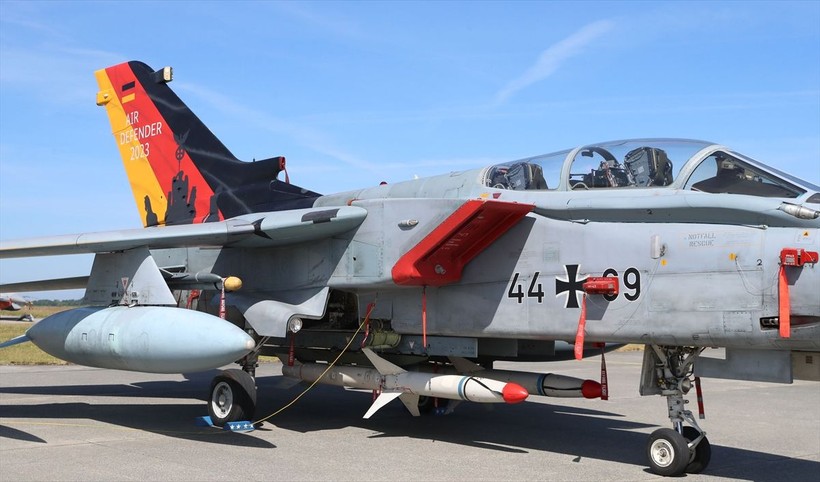 NATO, tarihinin en büyük hava tatbikatı Air Defender 2023'e hazır: Türk Hava Kuvvetlerine ait F-16 uçaklarına ve personeline ilgi çoktu - Resim: 3