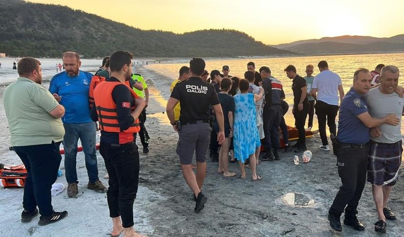 Bayramda kahreden olay! Yasak bölgeden girdiği Salda Gölü’nde akıntıya kapılan kız çocuğu öldü - Resim: 12