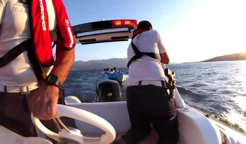 Sapanca Gölü’nde can pazarı! 17 kişi boğulmaktan son anda kurtarıldı - Resim: 2